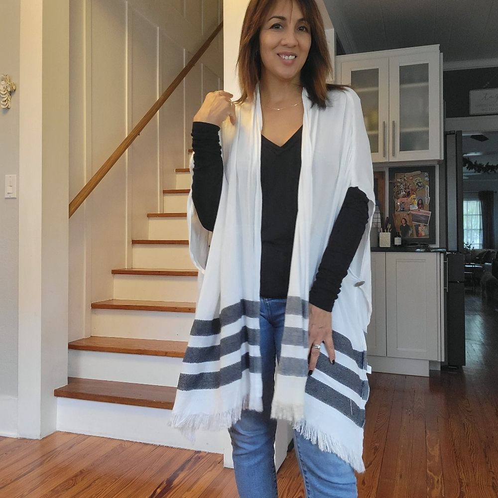 White and black shawl pashmina Beach coverup Mondalino